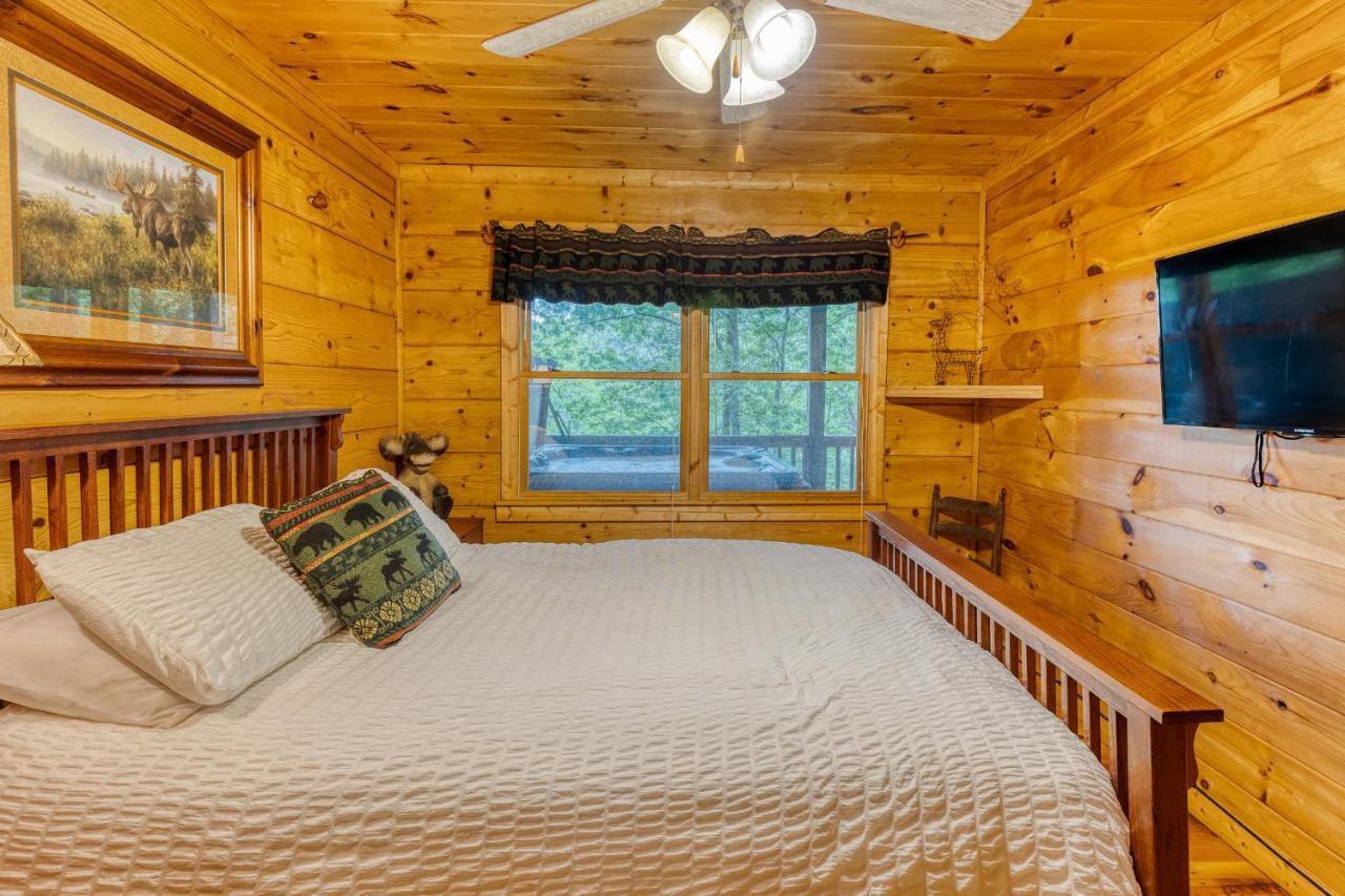 Secluded Sunrise Ridge-10 Min From Blue Ridge, King Beds, Hot Tub, 2 Porches, Fireplace Wood Burning, Mountain View, Cozy מראה חיצוני תמונה