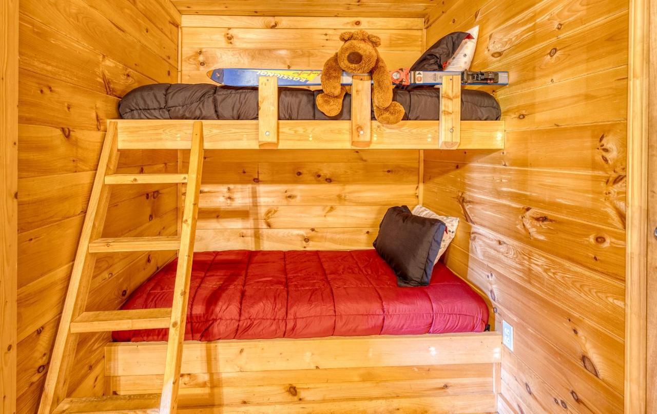 Secluded Sunrise Ridge-10 Min From Blue Ridge, King Beds, Hot Tub, 2 Porches, Fireplace Wood Burning, Mountain View, Cozy מראה חיצוני תמונה
