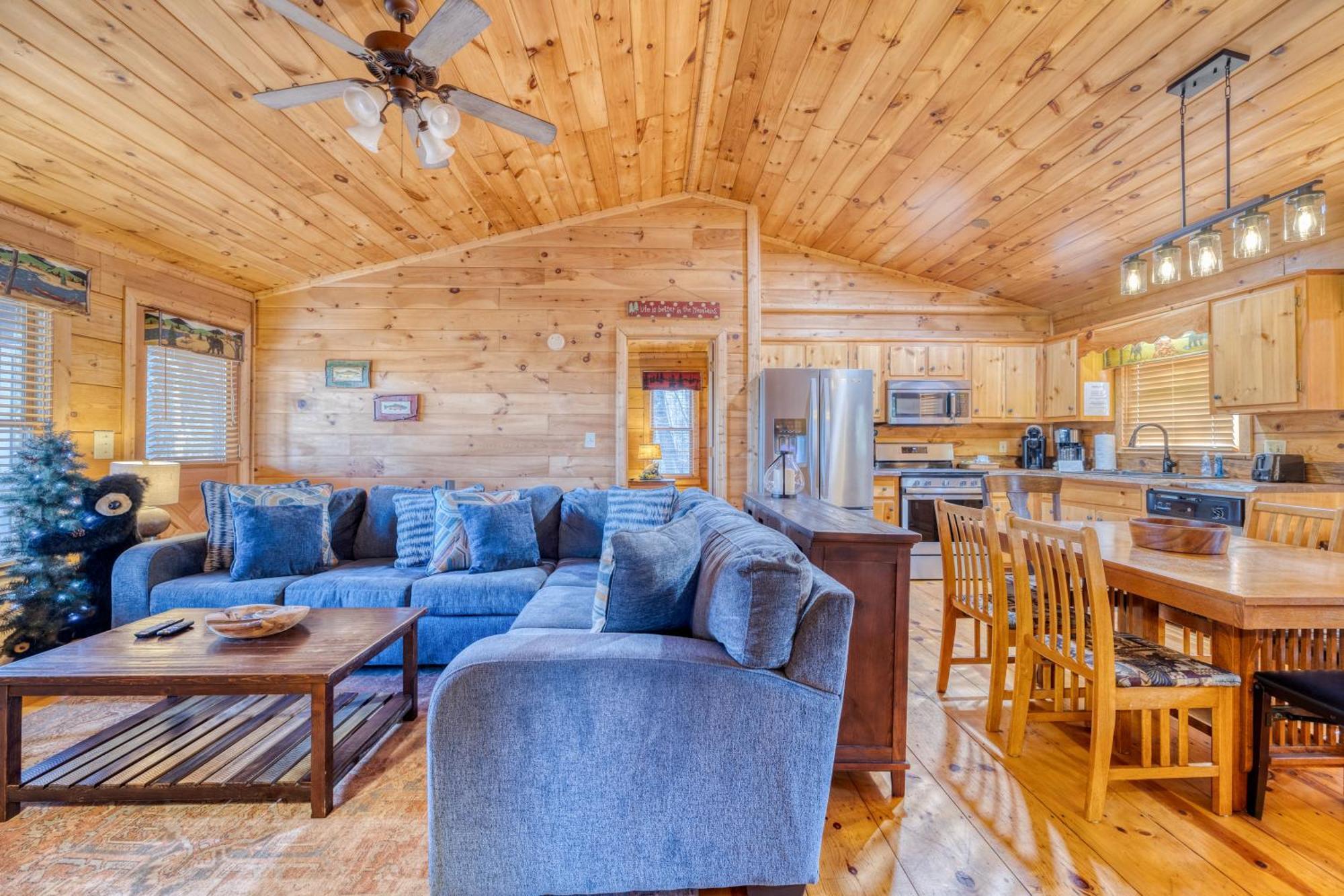 Secluded Sunrise Ridge-10 Min From Blue Ridge, King Beds, Hot Tub, 2 Porches, Fireplace Wood Burning, Mountain View, Cozy מראה חיצוני תמונה