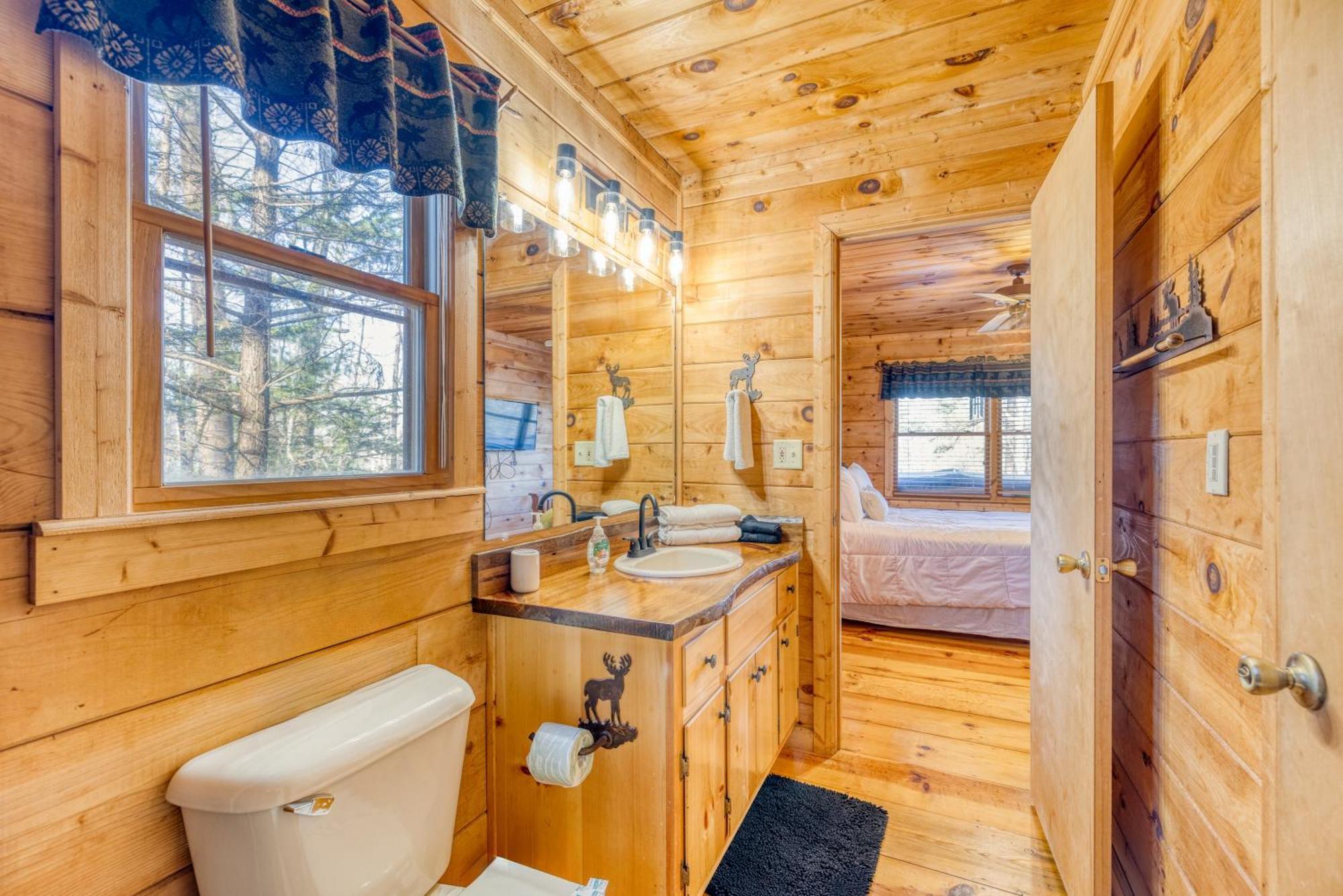 Secluded Sunrise Ridge-10 Min From Blue Ridge, King Beds, Hot Tub, 2 Porches, Fireplace Wood Burning, Mountain View, Cozy מראה חיצוני תמונה